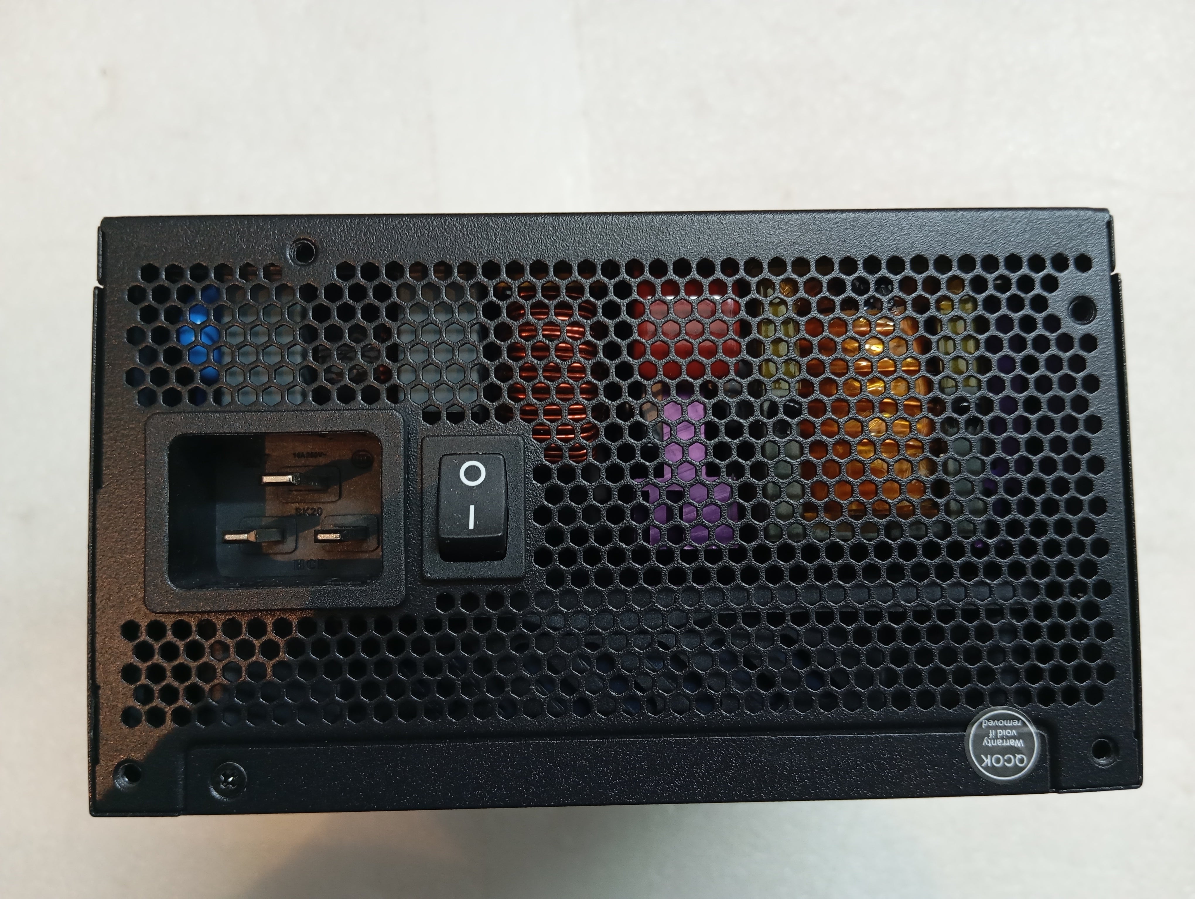 Refurbished Cooler Master V Platinum 1600 V2 Refurbished Cooler Master V Platinum 1600 V2